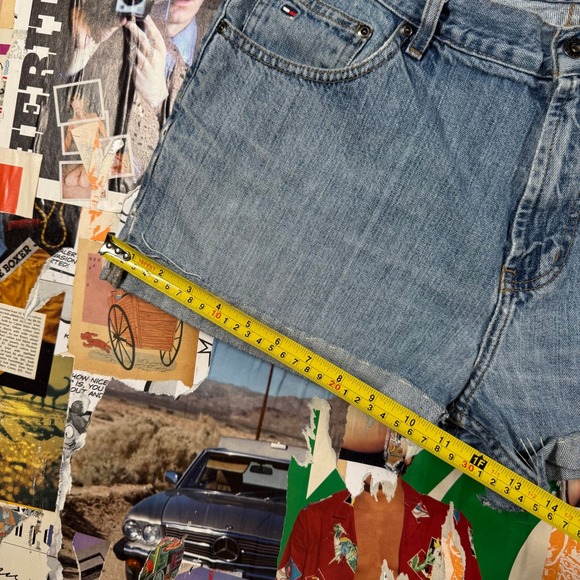 Tommy‎ Hilfiger Women's Blue Denim Shorts Cuffed Hem Est. 1985 Light Wash - Picture 10 of 11